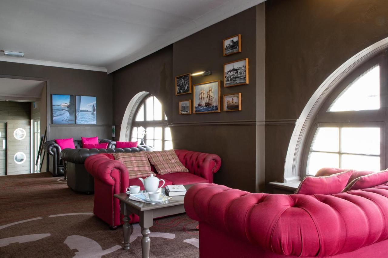 Ship And Castle Hotel Saint Mawes Buitenkant foto