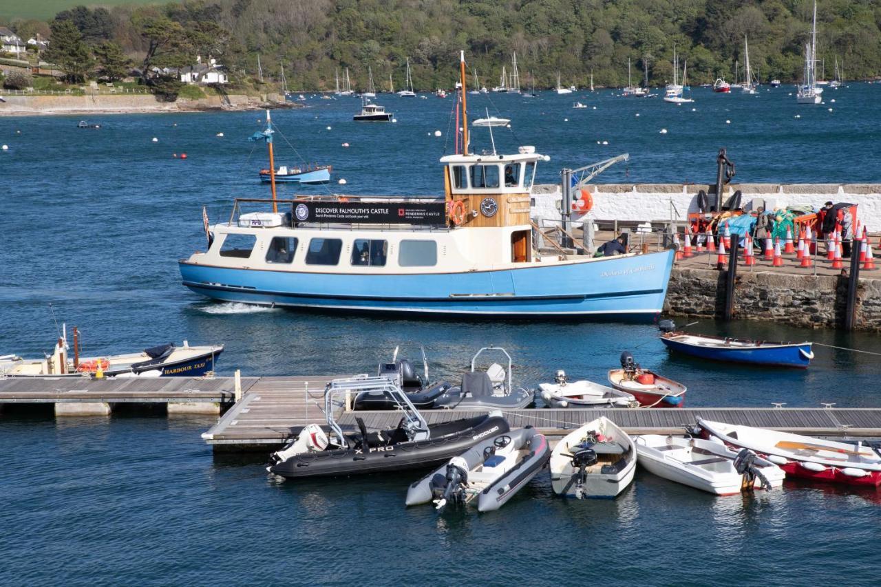 Ship And Castle Hotel Saint Mawes Buitenkant foto