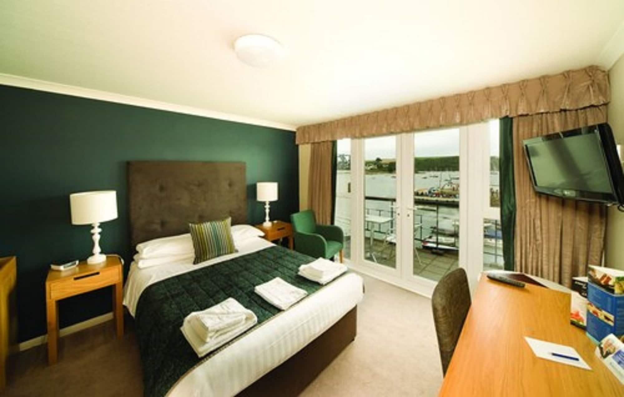 Ship And Castle Hotel Saint Mawes Buitenkant foto