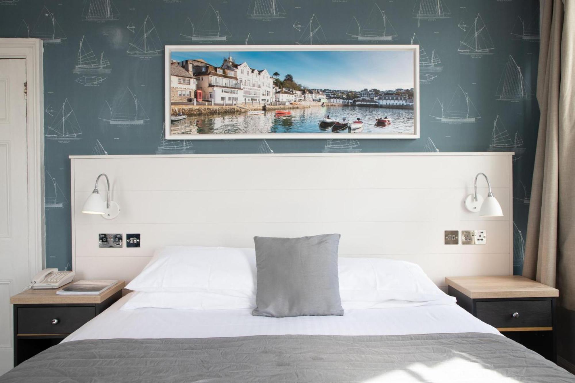 Ship And Castle Hotel Saint Mawes Buitenkant foto